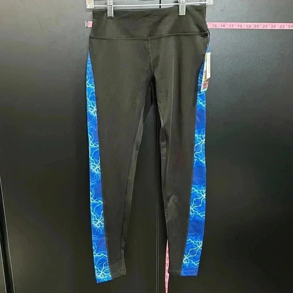 LuLaRoe Jordan Simply comfortable crop athletic leggings,moisture wick,key pckt - Picture 1 of 9